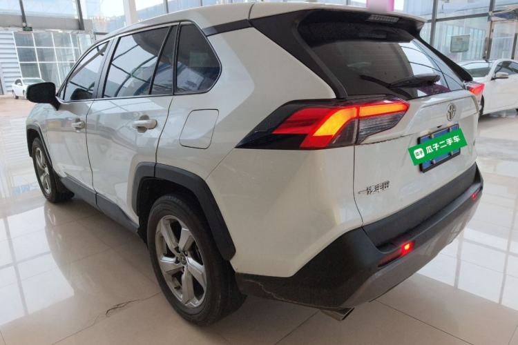 Used Toyota RAV4 2022 2.0L CVT Two-Wheel Drive Fashion Plus Edition
