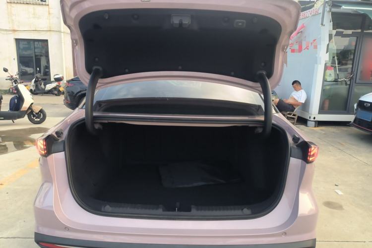 Used Geely Galaxy L6 2024 125km Creative Edition
