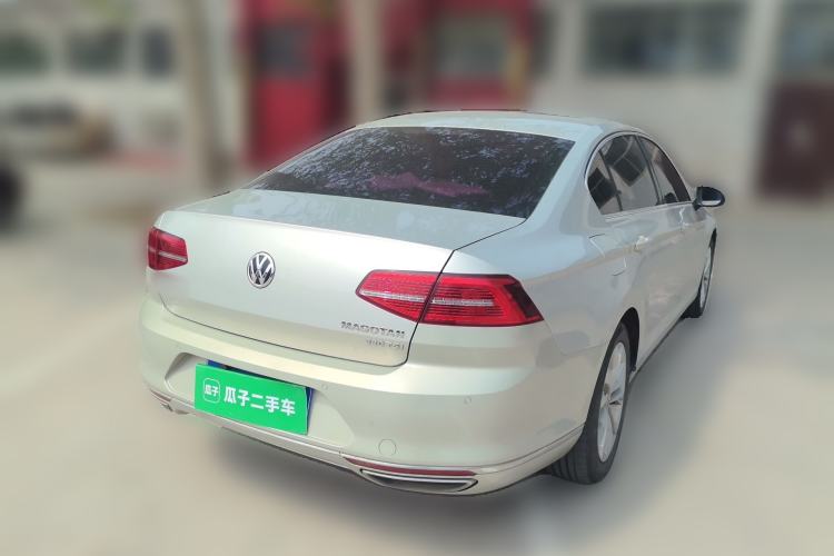 Used Volkswagen Magotan 2018 330TSI DSG Luxury Model Rear Right 45 Deg