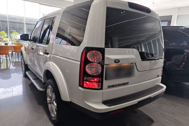 Used Land Rover Discovery 2015 3.0 SC V6 HSE Rear Left 45 Deg