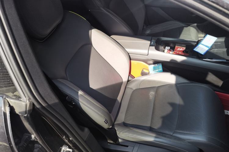 Used Lynk & Co 08 EM-P 2023 120km Long-Range Halo
