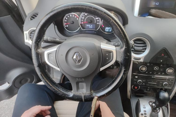 Used Renault Koleos 2014 2.0L Two-Wheel Drive Fashion Edition