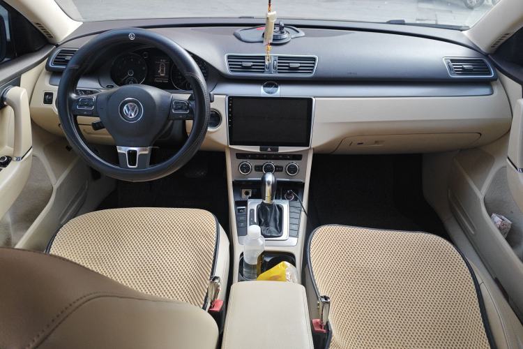 Used Volkswagen Magotan 2012 1.8TSI Luxury Model Center Console