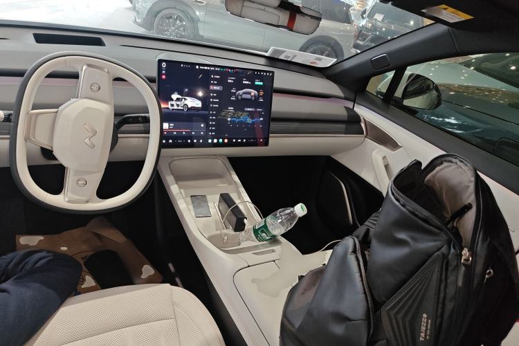 Used ONVO L60 2024 60 kWh Rear-Drive Version
