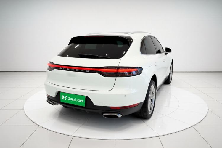 Used Porsche Macan 2018 Macan 2.0T Rear Right 45 Deg