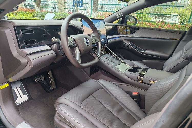 Used Denza Z9 2024 1100 km Four-Wheel Drive Max Version
