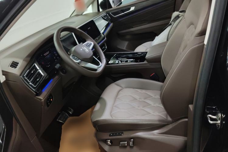 Used Volkswagen Viloran 2024 380TSI Premium Edition
