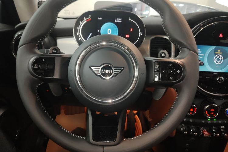 Used MINI MINI 2023 2.0T COOPER S Artist
