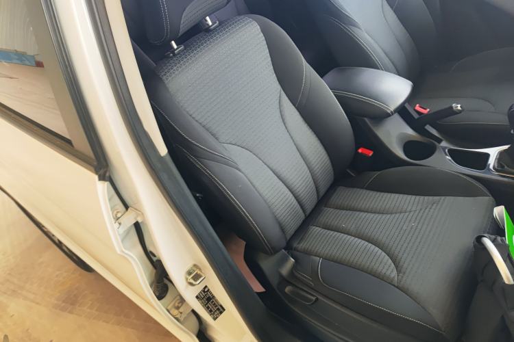 Used Baojun 730 2019 1.5T Manual Fashion Model 7-seater National V Right Front Seat