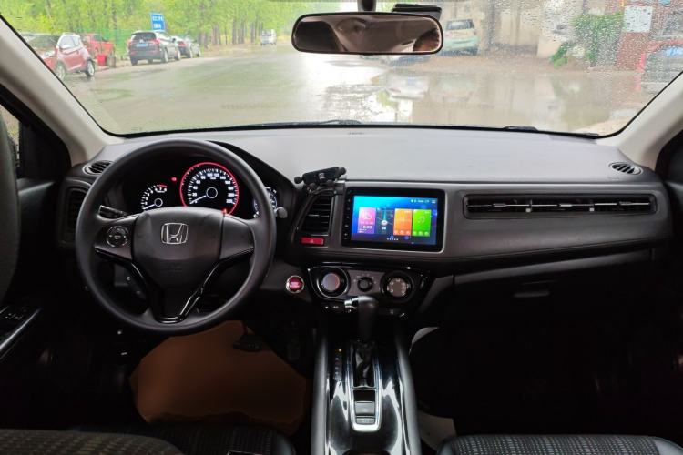 Used Honda Vezel 2017 1.8L CVT Front-Wheel Drive Pioneer Edition Center Console