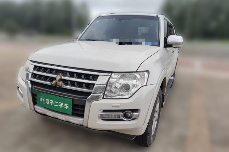 Used Mitsubishi Pajero 2016 3.0L Automatic Prestige Version China V Standard Guazi used car, China used car export, Used car for sale, Used  cars, Cheapest cars for sale