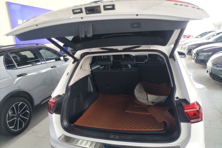 Used Volkswagen Tiguan L 2022 330TSI Automatic Two-Wheel Drive R-Line Enhanced Edition
