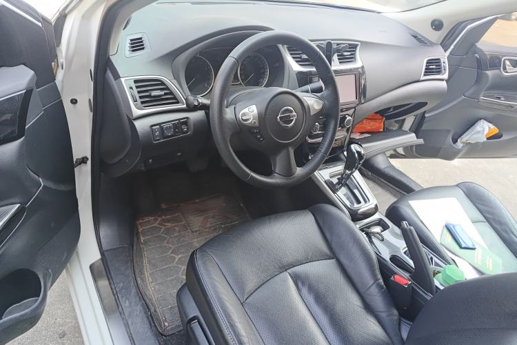 Used Nissan Sylphy 2018 1.6XV CVT Deluxe Edition Center Console