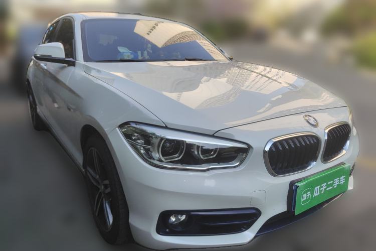 Used BMW 1 Series 2015 120i Sport Design Package Front Right 45 Deg