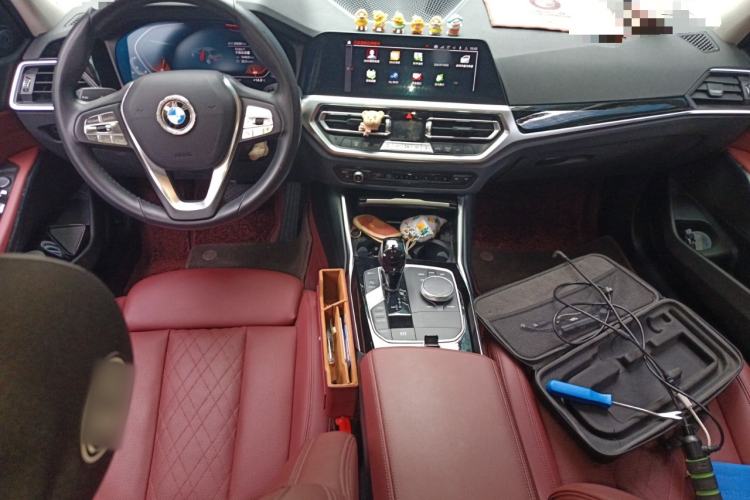 Used BMW 3 Series 2022 320i Sport Package Center Console