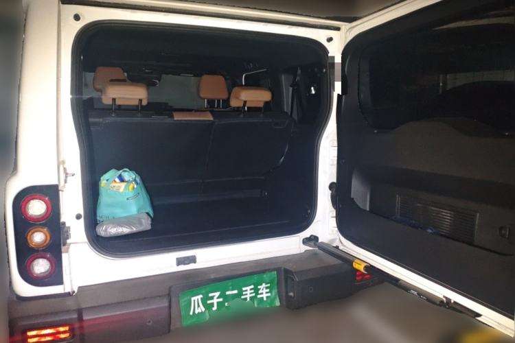 Used 212 T01 2024 2.0T Explorer
