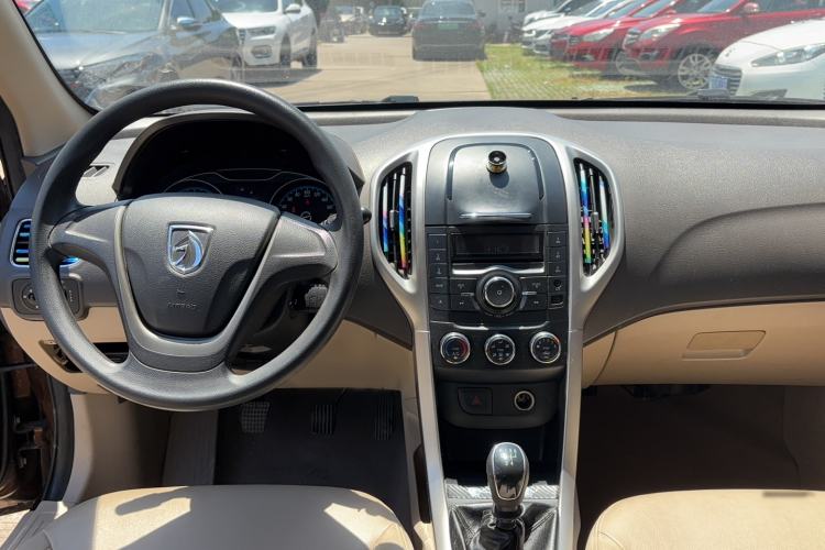 Used Baojun 630 2014 1.5L manual Comfort trim level