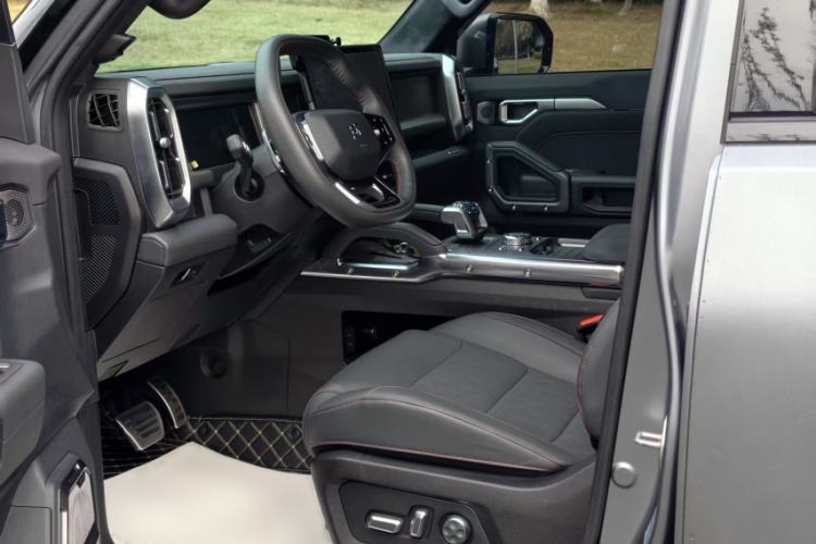 Used JETOUR Traveler 2023 2.0T All-Wheel Drive Conquer PRO