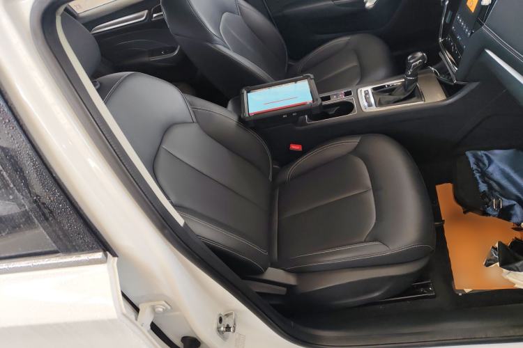 Used Roewe i6 2020 PLUS 1.6L CVT 4G Connected Glory Flagship Edition
