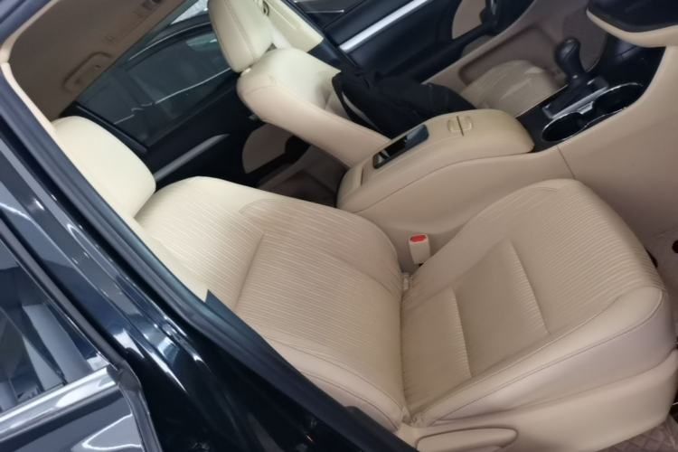 Used Toyota Highlander 2021 2.0T Four-Wheel Drive Elite Edition 7-Seater Right Front Seat