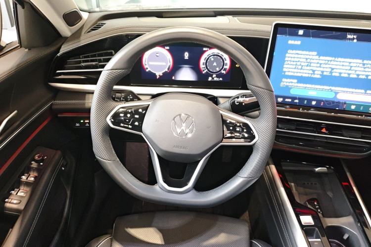 Used Volkswagen Passat 2025 Pro 380TSI Dragon Supreme Edition Steering Wheel