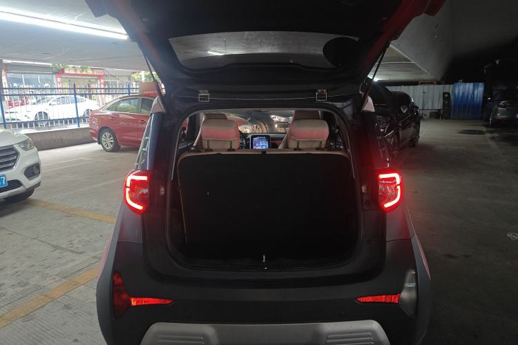 Used Chery QQ Little Ant 2021 200 000-Yuan Ant Fan Edition Talent Version Lithium Iron Phosphate 301 km Trunk