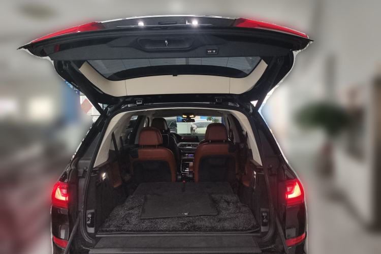 Used BMW X7 2022 xDrive40i Executive M Sport Package Trunk