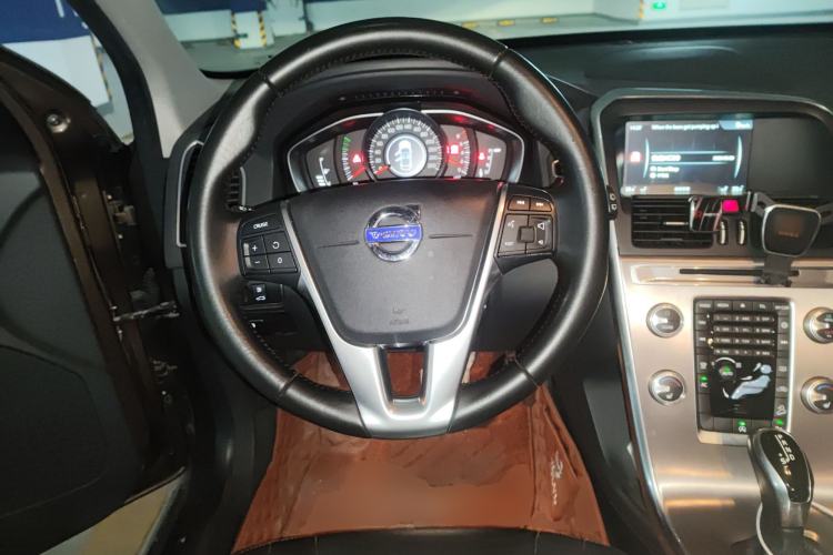 Used Volvo XC60 2017 T5 AWD Smart Upgrade Model