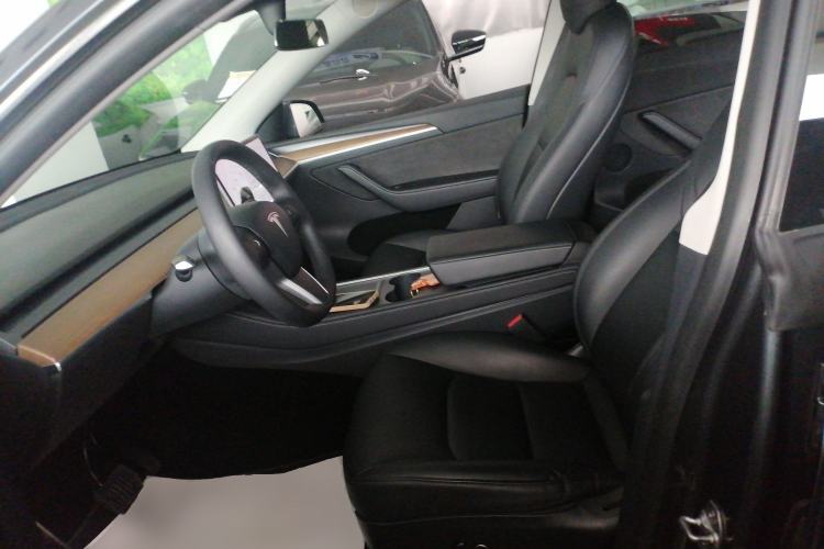 Used Tesla Model Y 2021 Long-Range All-Wheel-Drive Version Left Front Seat