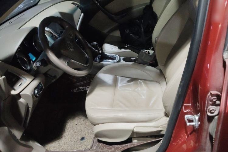 Used Buick GT 2011 GT 1.8L Automatic Fashion Edition Leather Model Left Front Seat