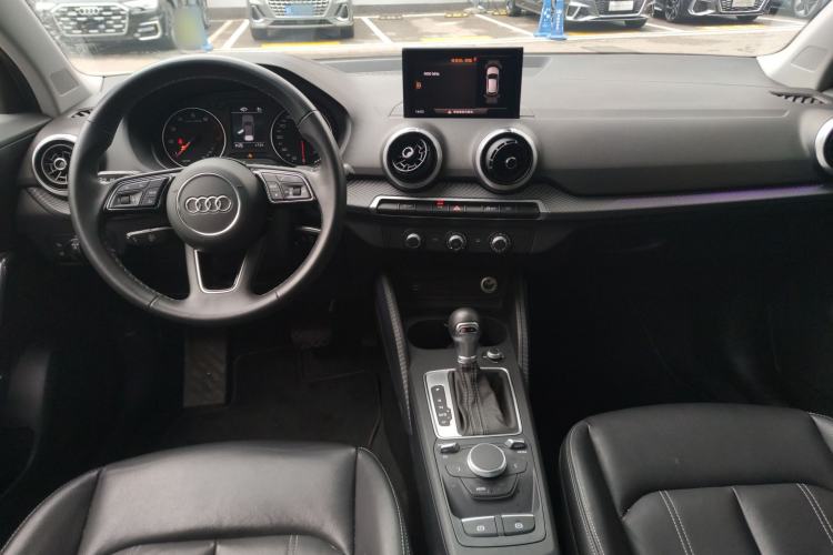 Used Audi Q2L 2023 35TFSI Advanced Elegant Model Center Console