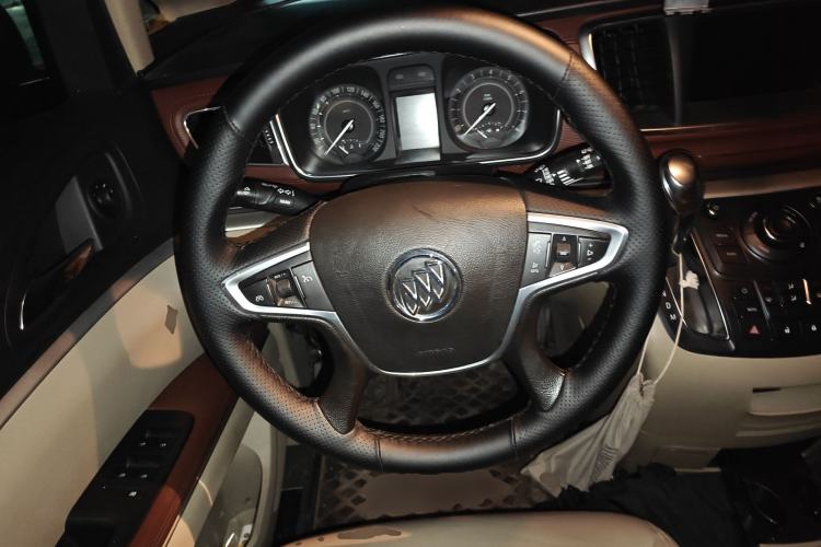 Used Buick GL8 2018 28T Luxury Model China VI Standard
