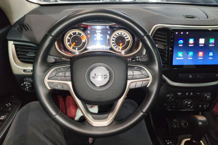 Used Jeep Cherokee 2017 2.0L Superior Edition