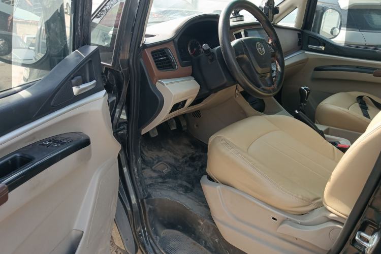 Used FORTHING Lingzhi 2019 Facelifted M5L 1.6L 7-Seater Base Model China VI Standard Driver Seat