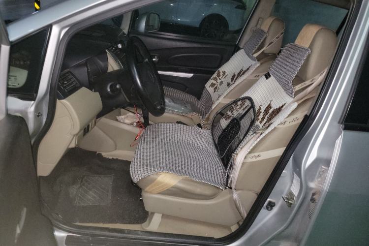 Used Venucia R50 2012 1.6L Automatic Prestige Edition
