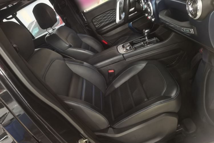 Used BAIC Off-Road BJ40 2019 2.3T Automatic Four-Wheel Drive Urban Hunter Edition Premium Model China VI Emission Standard Right Front Seat