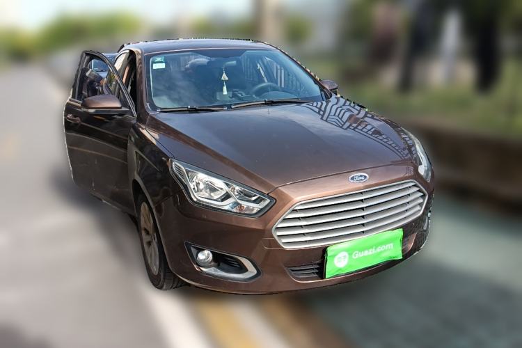 Used Ford Escort 2015 1.5L Automatic Fashion Model

