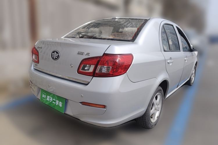 Used FAW Weizhi V5 2014 1.5L Manual Entry-Level Model

