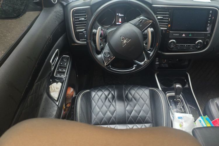 Used Mitsubishi Outlander 2020 2.4L 4x4 Zhi Xiang Edition 5 Seats