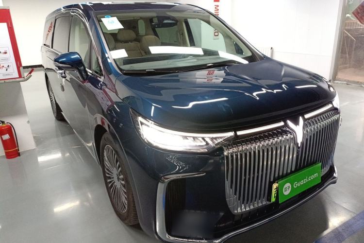 Used VOYAH Dream 2025 PHEV Four-Wheel-Drive Flagship Kunpeng Edition Front Right 45 Deg