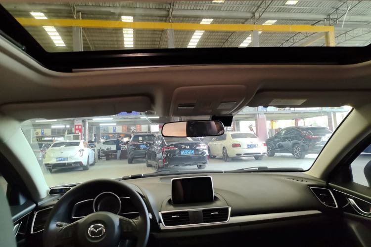 Used Mazda Mazda 3 Axela 2016 Sedan 2.0L Automatic Sport Model