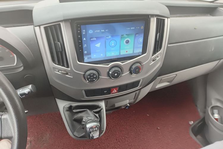 Used Dongfeng Yufeng Yufeng 2020 2.3T Economy Logistics Vehicle Short Wheelbase Mid-Roof Design 5-9 Seats WP2.3