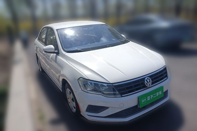 Used Volkswagen Jetta 2017 1.4L Manual Fashion Edition Front Right 45 Deg