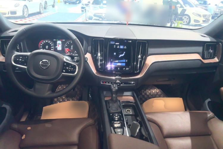 Used Volvo XC60 2021 T5 4x4 Smart Luxury Edition