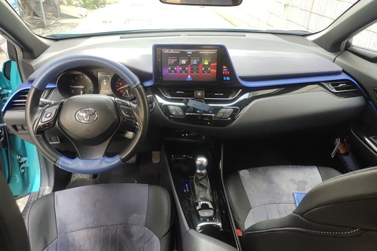 Used Toyota C-HR 2018 2.0L Leading Edition China V-standard Center Console