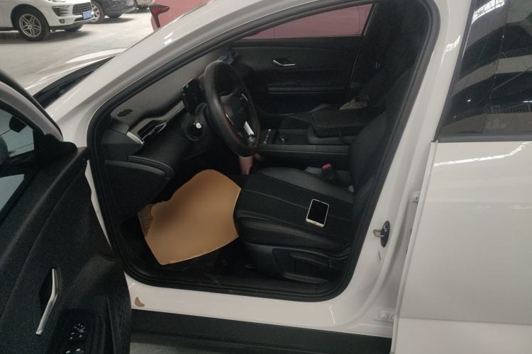 Used BYD e7 2025 Model 450 Smart Mobility Edition
