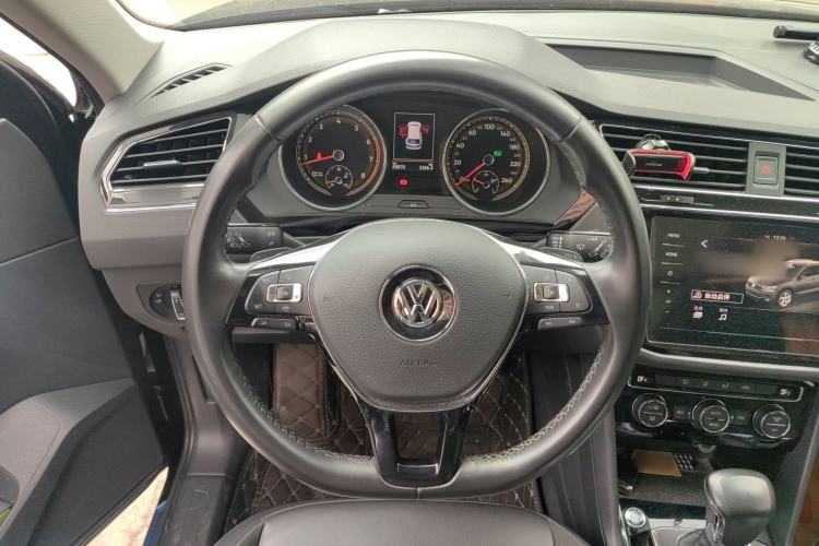 Used Volkswagen Tiguan L 2019 Revised Version 330TSI Automatic Two-Wheel Drive Panoramic Comfort Edition China V Standard Steering Wheel