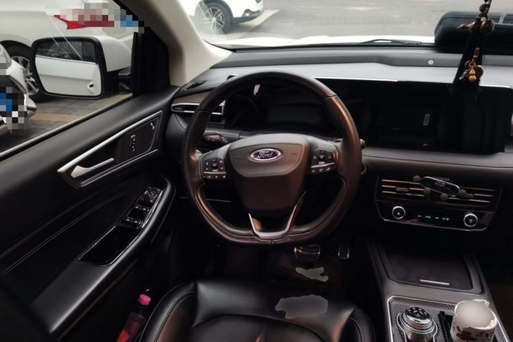 Used Ford Edge 2021 PLUS EcoBoost 245 Two-Wheel-Drive Titanium 7-Seater Steering Wheel