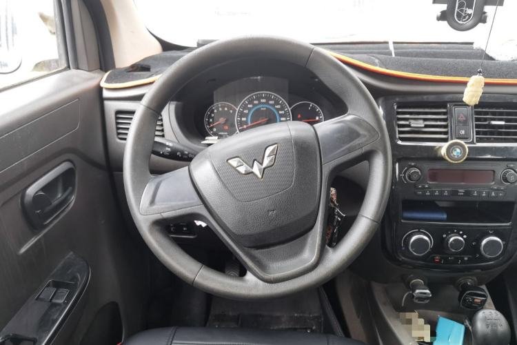Used Wuling Rongguang V 2016 1.5L Standard Version