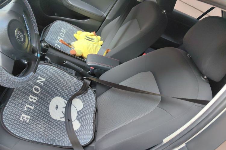 Used Volkswagen Jetta 2013 1.6L Manual Fashion Edition Left Front Seat